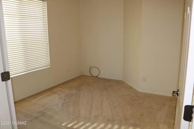 Foto del edificio - Move in Ready 2 bedroom 2 bath with den!