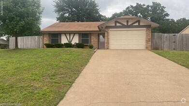 Building Photo - 3900 Glen Knoll Ct