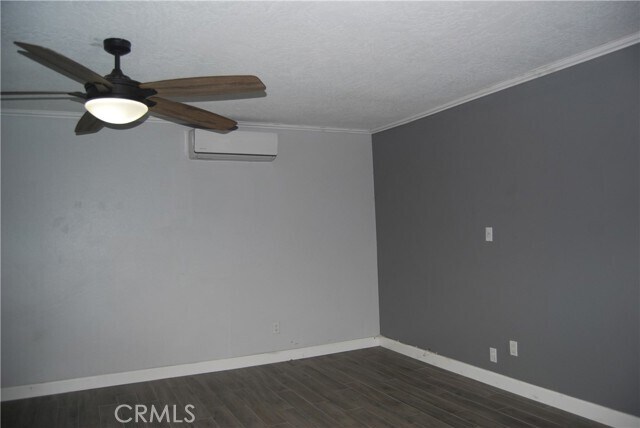 Building Photo - 2544 S Garfield Pl
