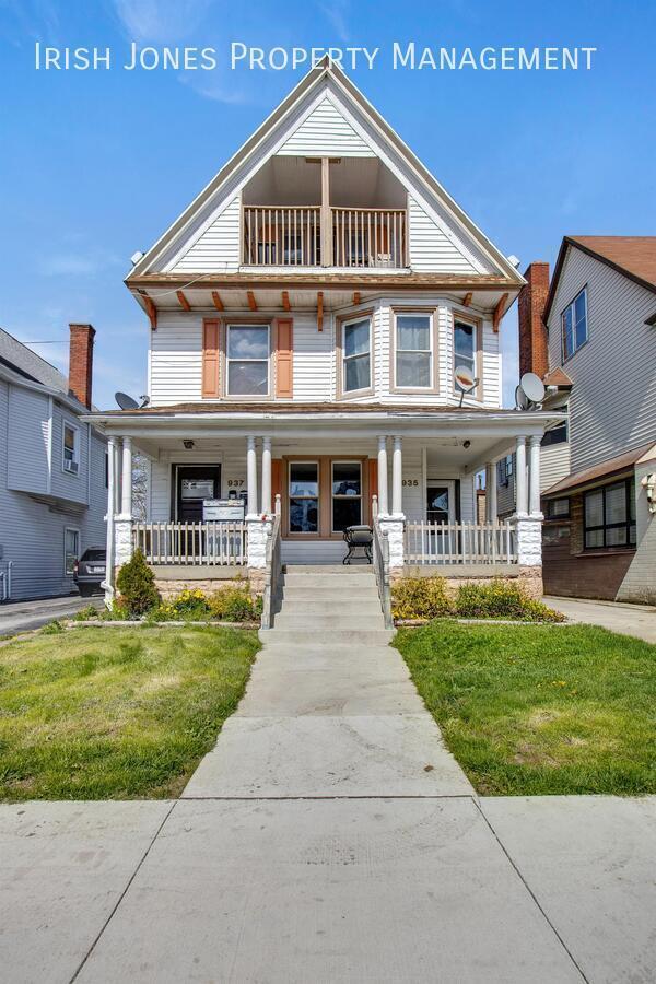 Building Photo - 935 Niagara St