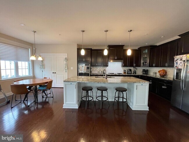 Foto del edificio - 4209 Lariat Way