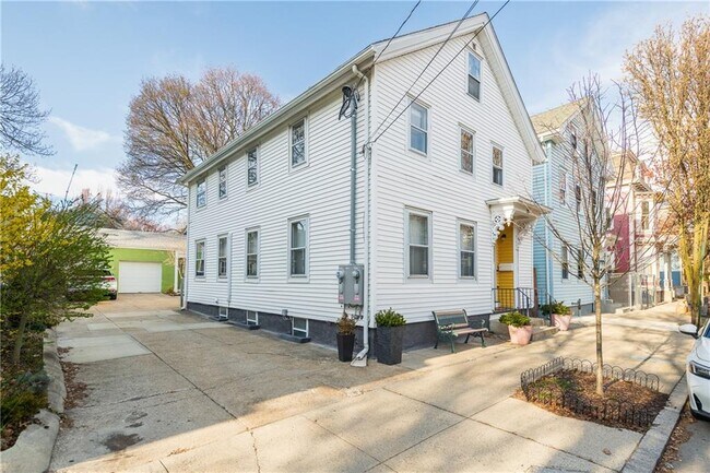 Building Photo - 35 Wood St