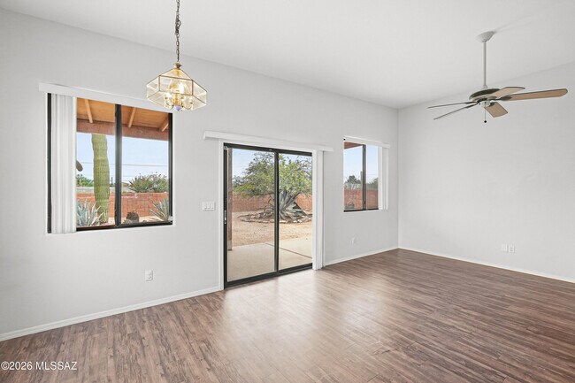 Foto del edificio - 1342 W Hopbush Way
