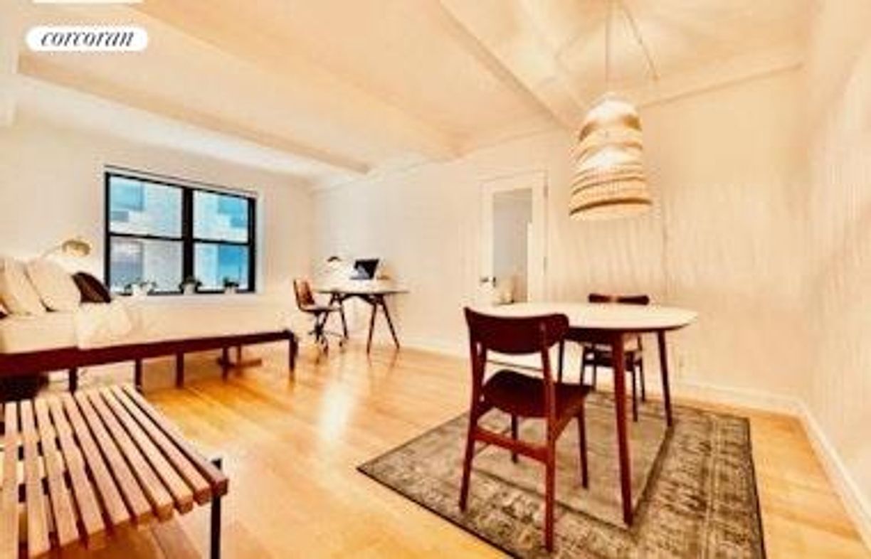 Foto principal - 230 Riverside Dr
