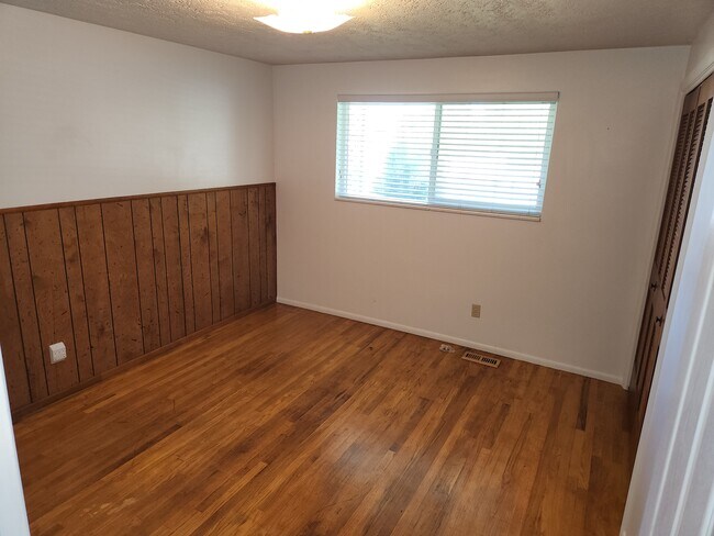 Building Photo - 7458 S 1980 E