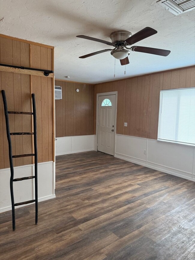 Photo - Studio Apartment