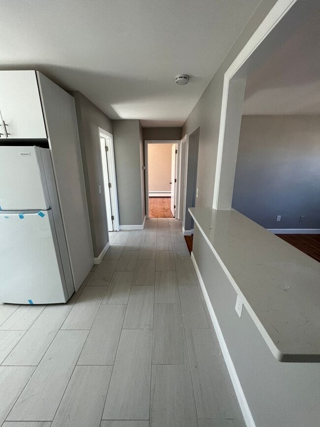Interior Photo - 433 Sea Street