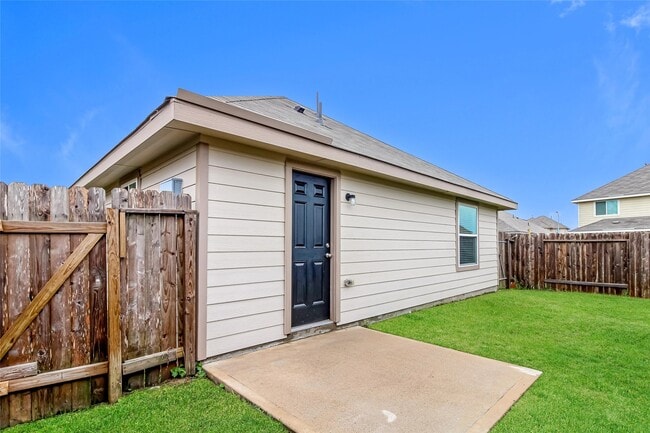 Building Photo - 24110 Avogadro Dr