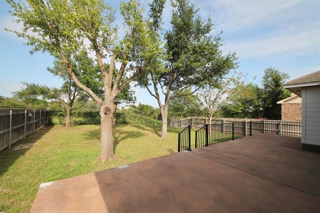 Foto del edificio - 3608 Pine Needle Cir