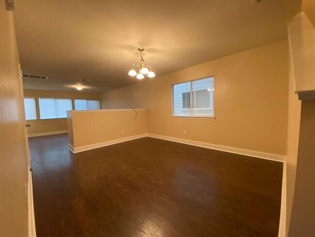 Building Photo - 5830 Silver Oak