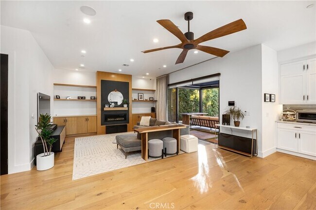 Foto del edificio - 4543 Lennox Ave