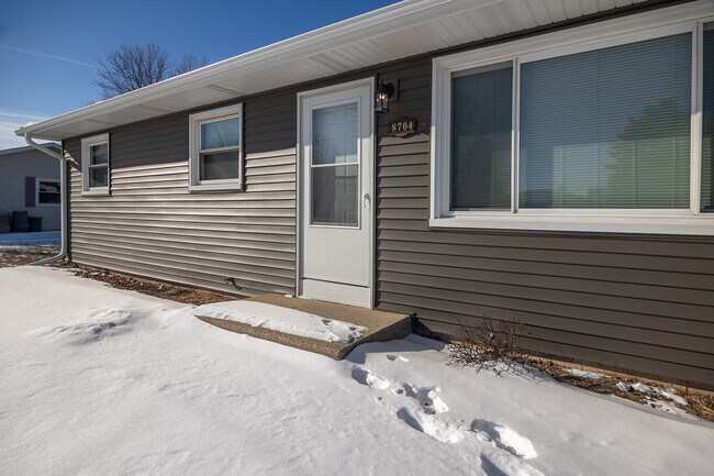 Foto del edificio - 8704 Indigo Ln