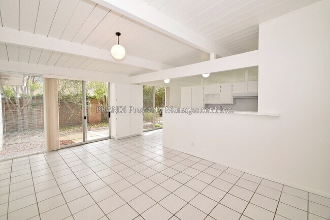 Foto del edificio - "Charming 4-Bedroom Oasis in San Rafael – ...