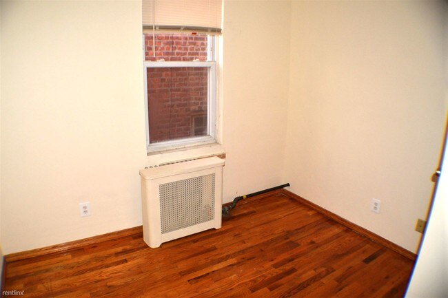 Foto del edificio - 329 E 68th St