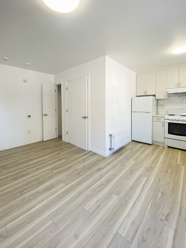 Building Photo - 630 Cummings Ave