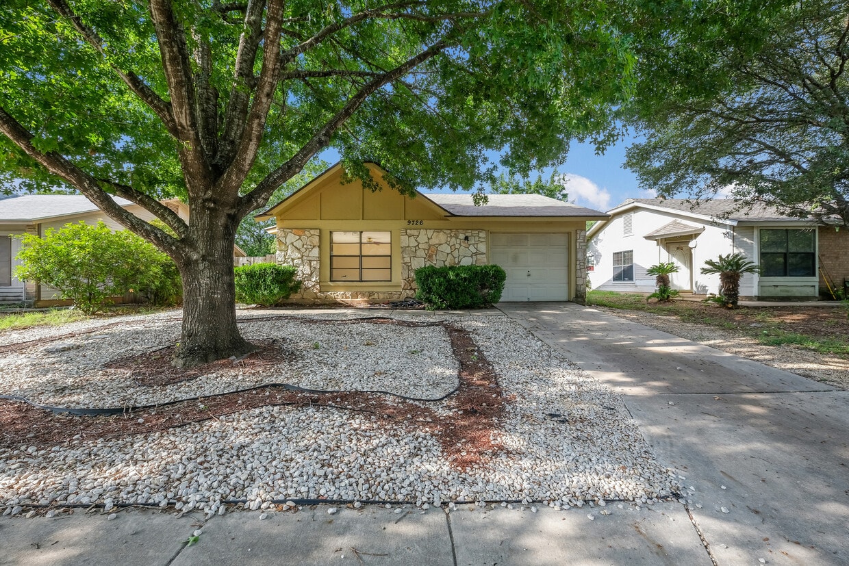 Photo - 9726 Hidden Cross (San Antonio, TX)