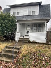Building Photo - 44 E Parkwood Dr