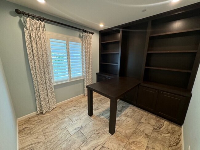 Foto del edificio - 2706 Chuckwagon Ln