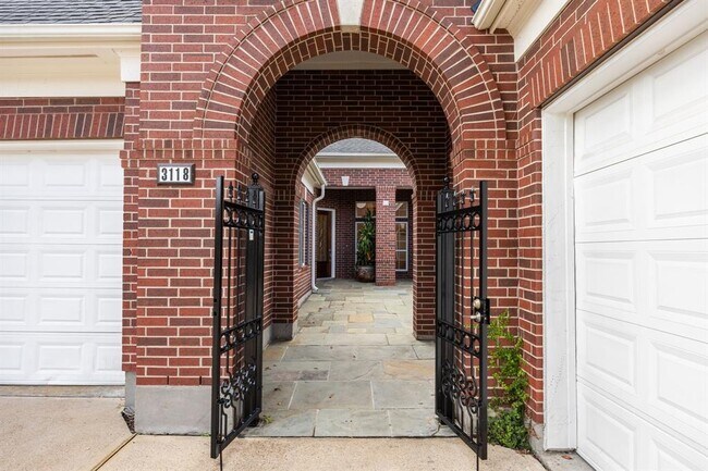 Foto del edificio - 3118 Rosemary Park Ln