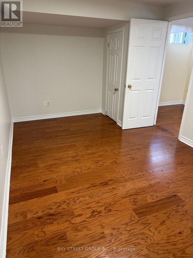 Photo du bâtiment - 59 Hunt Ave