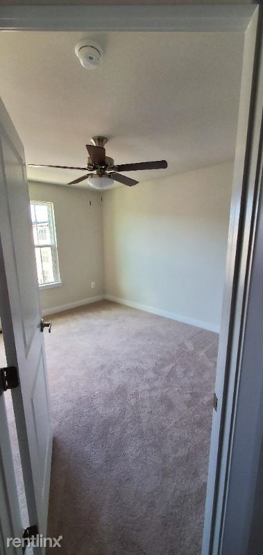 Primary Photo - 1 br, 1 bath Townhome - 2801 Lewis Avenue