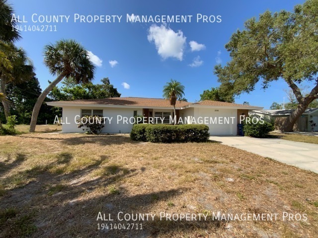 Foto principal - Gorgeous Remodeled Single Family Home, Fre...