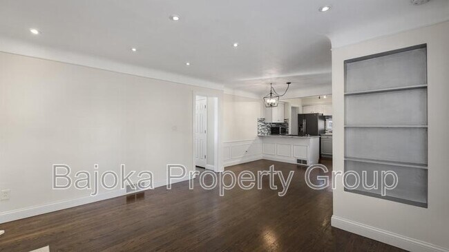 Foto del edificio - 2626 Windemere Rd