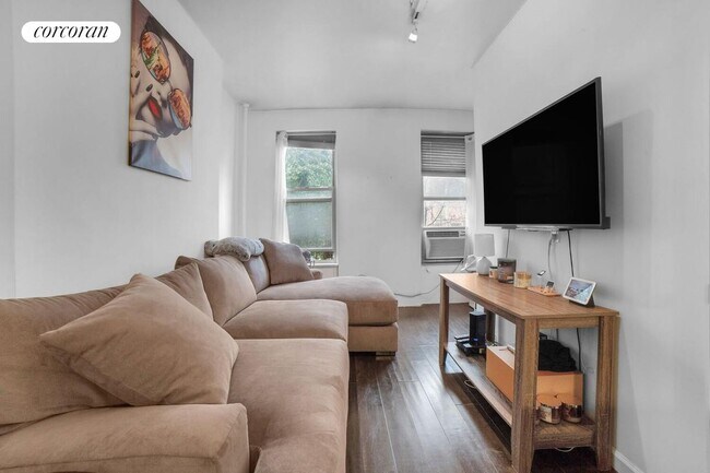 Foto del edificio - 317 E 73rd St