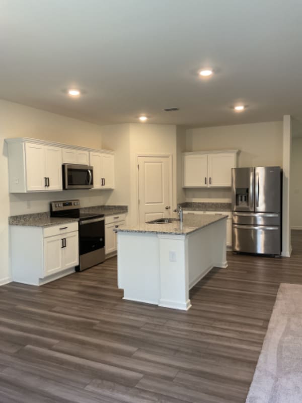 Photo - 305 Pond Ct House