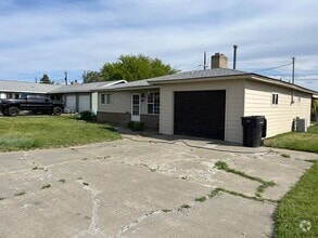 Building Photo - 3208 W Viola Ave