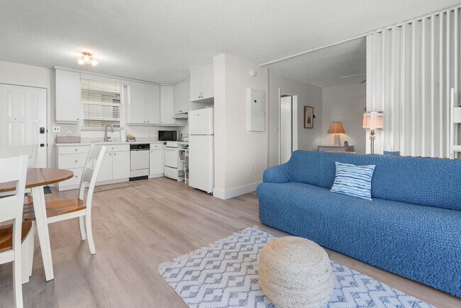 Foto del edificio - 5800 Bonita Beach Rd SW