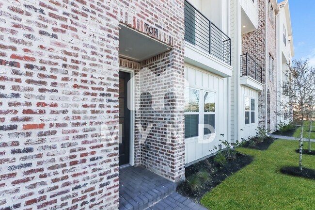 Building Photo - 707 Carriage Knolls Dr