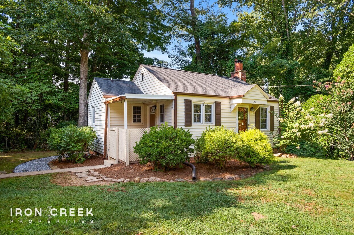 Primary Photo - Gorgeous Newly-Remodeled House in South As...
