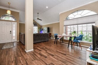 Building Photo - 8323 Lake Crystal Dr