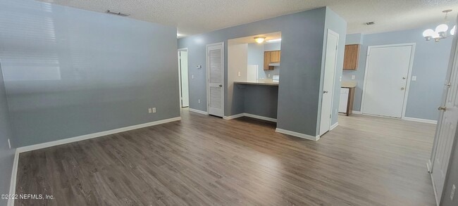Building Photo - 1357 Kingsley Ave