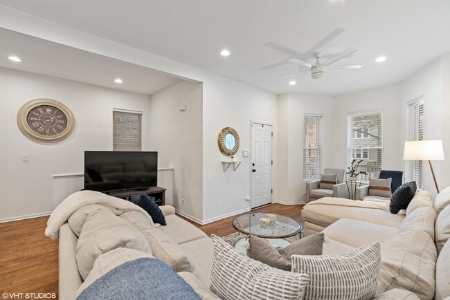 Building Photo - 2524 N Washtenaw Ave