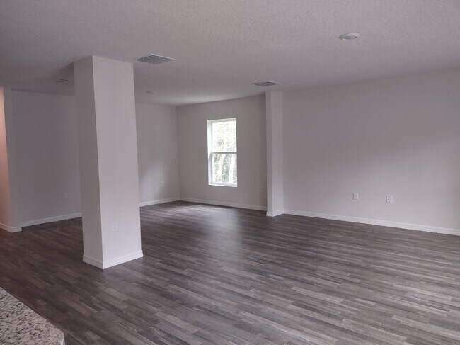 Foto del edificio - 6248 N Chestnut Terrace