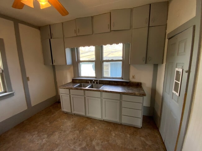 Foto del edificio - 1308 Lape-