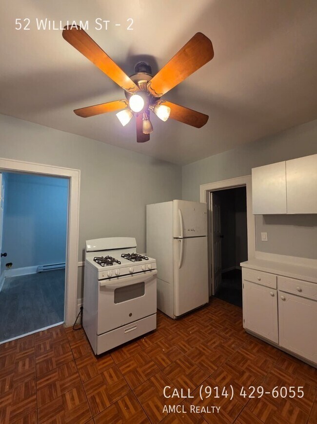 Building Photo - 52 William St