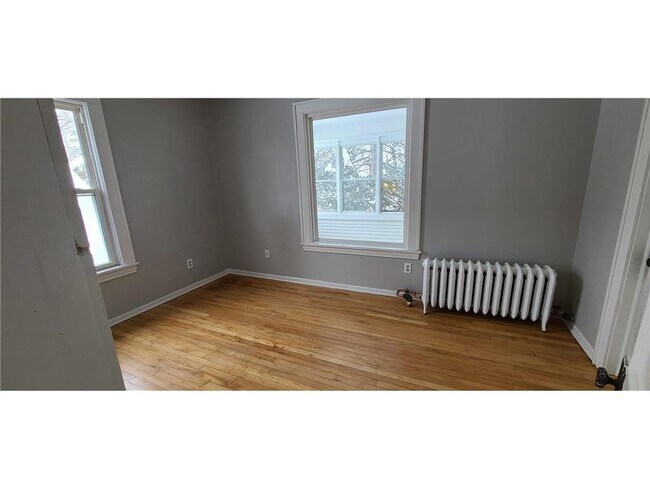 Building Photo - 3247 N Aldrich Ave