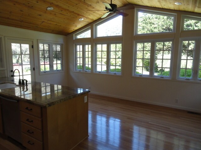 Foto del edificio - Carmel Valley Village Home