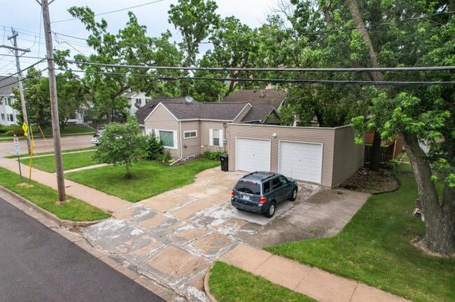 Foto del edificio - 620 2nd Ave NW