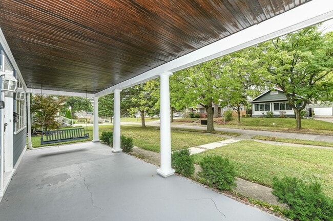 Foto del edificio - 5119 Norway Dr