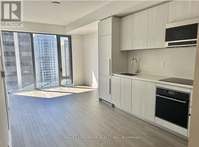 Building Photo - 8 Cumberland St