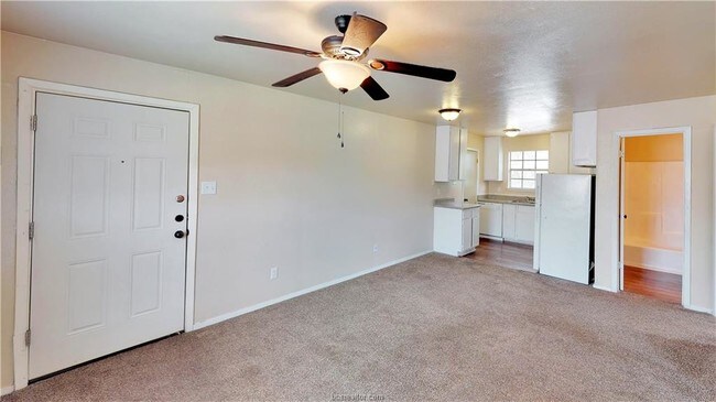 Building Photo - 2402 Jaguar Ct