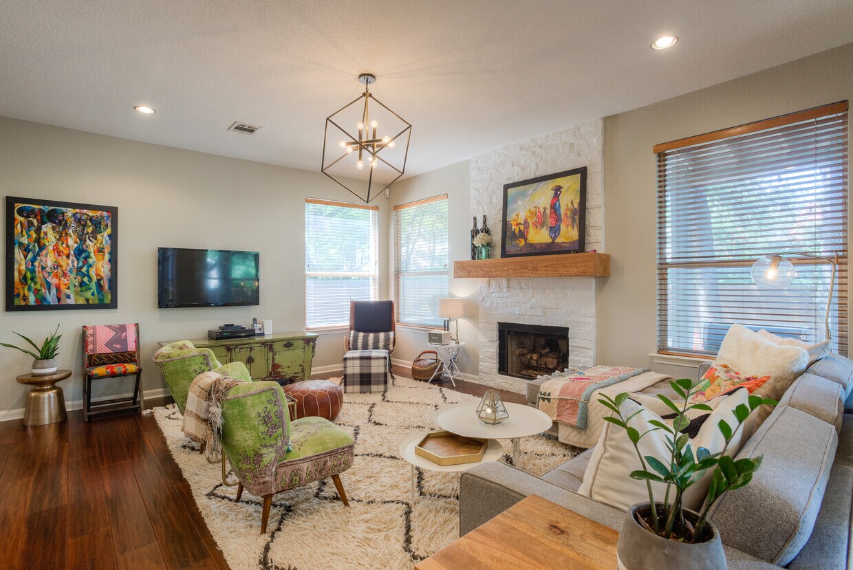 Open floorpan - 4131 Travis Country Cir