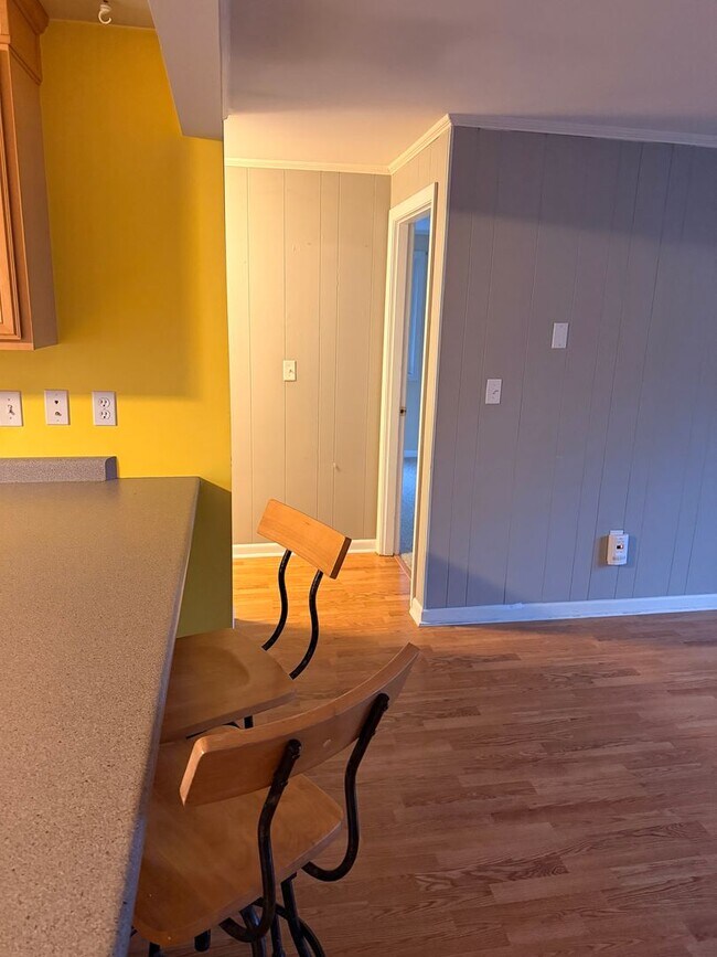 Foto del edificio - Downtown Kittery, walking distance to the Portsmouth Naval Shipyard!