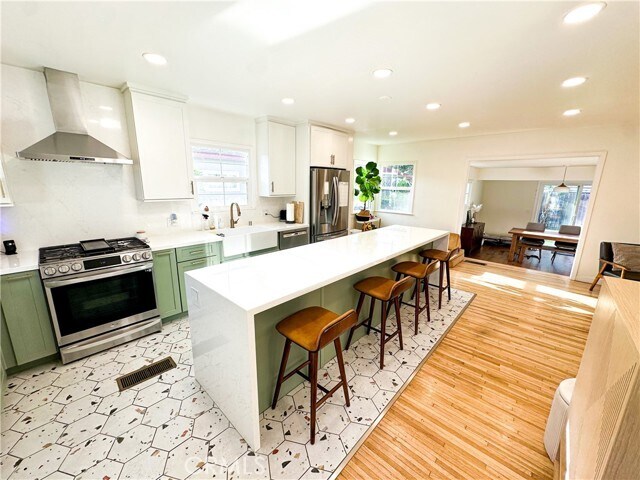 Foto del edificio - 3703 W 225th St
