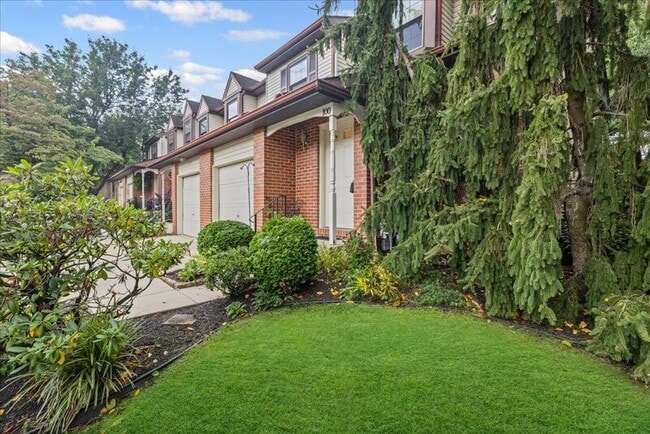Foto del edificio - 100 Greensward Ln