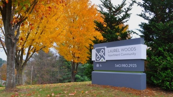 Building Photo - 213 Laurel Wood Dr